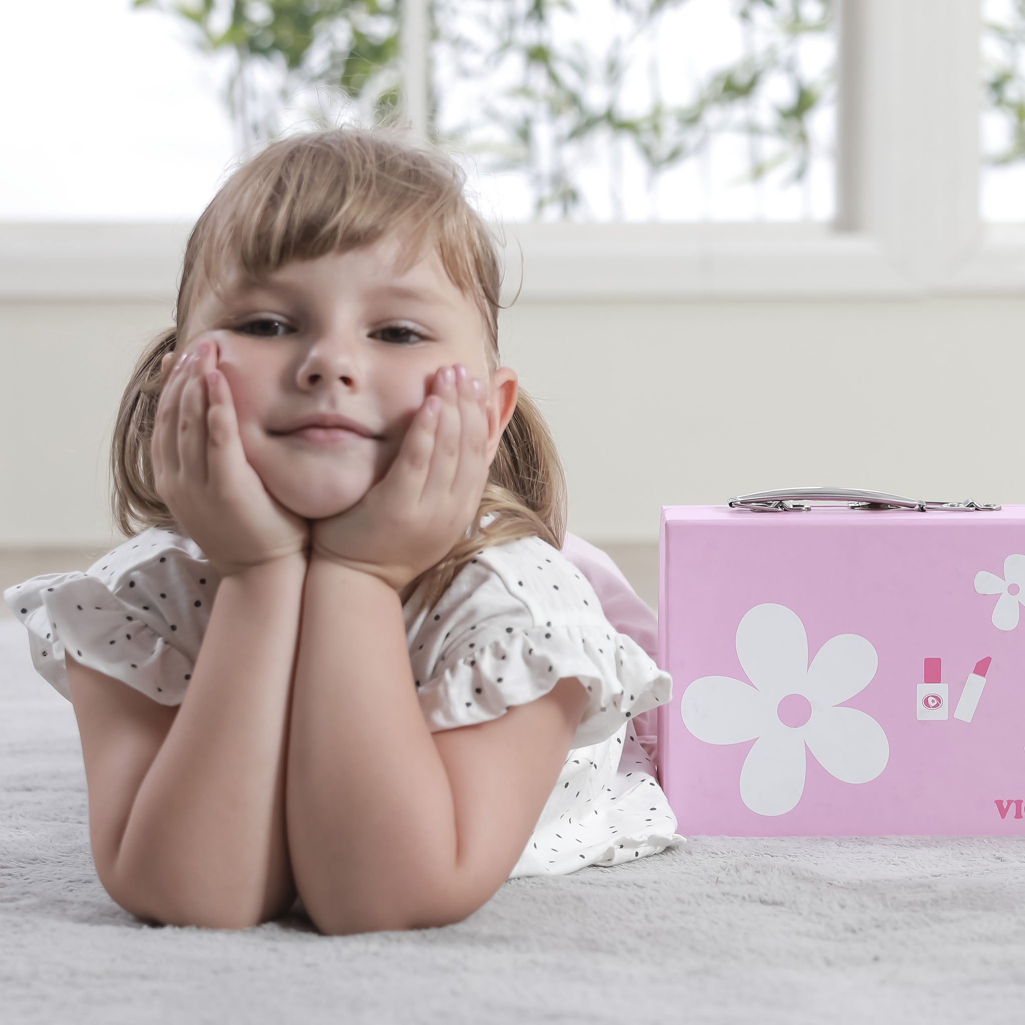 Charming Beauty Case - Spark Imaginative Play and Adventures On-The-Go